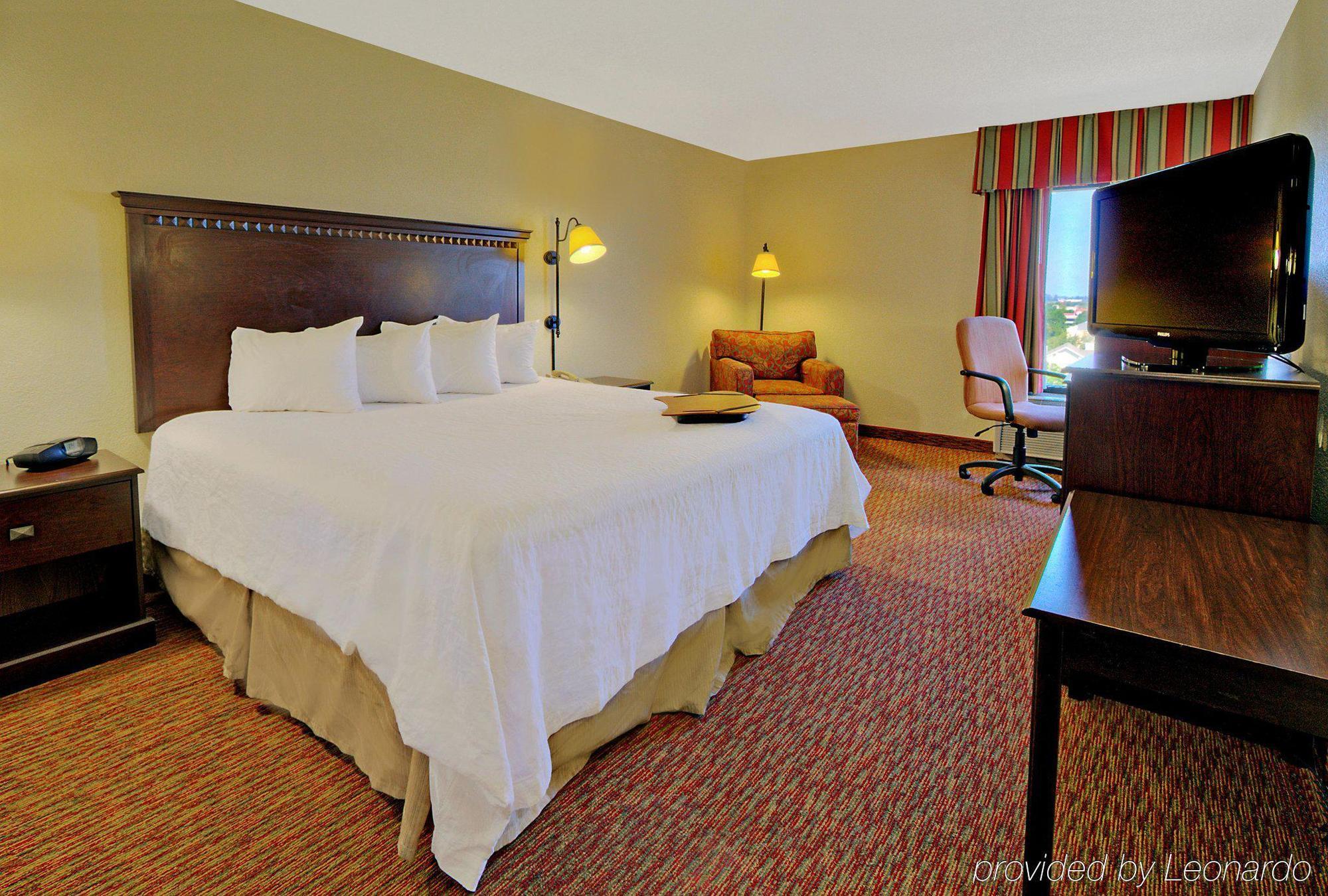 Hampton Inn Charlotte University Place Extérieur photo