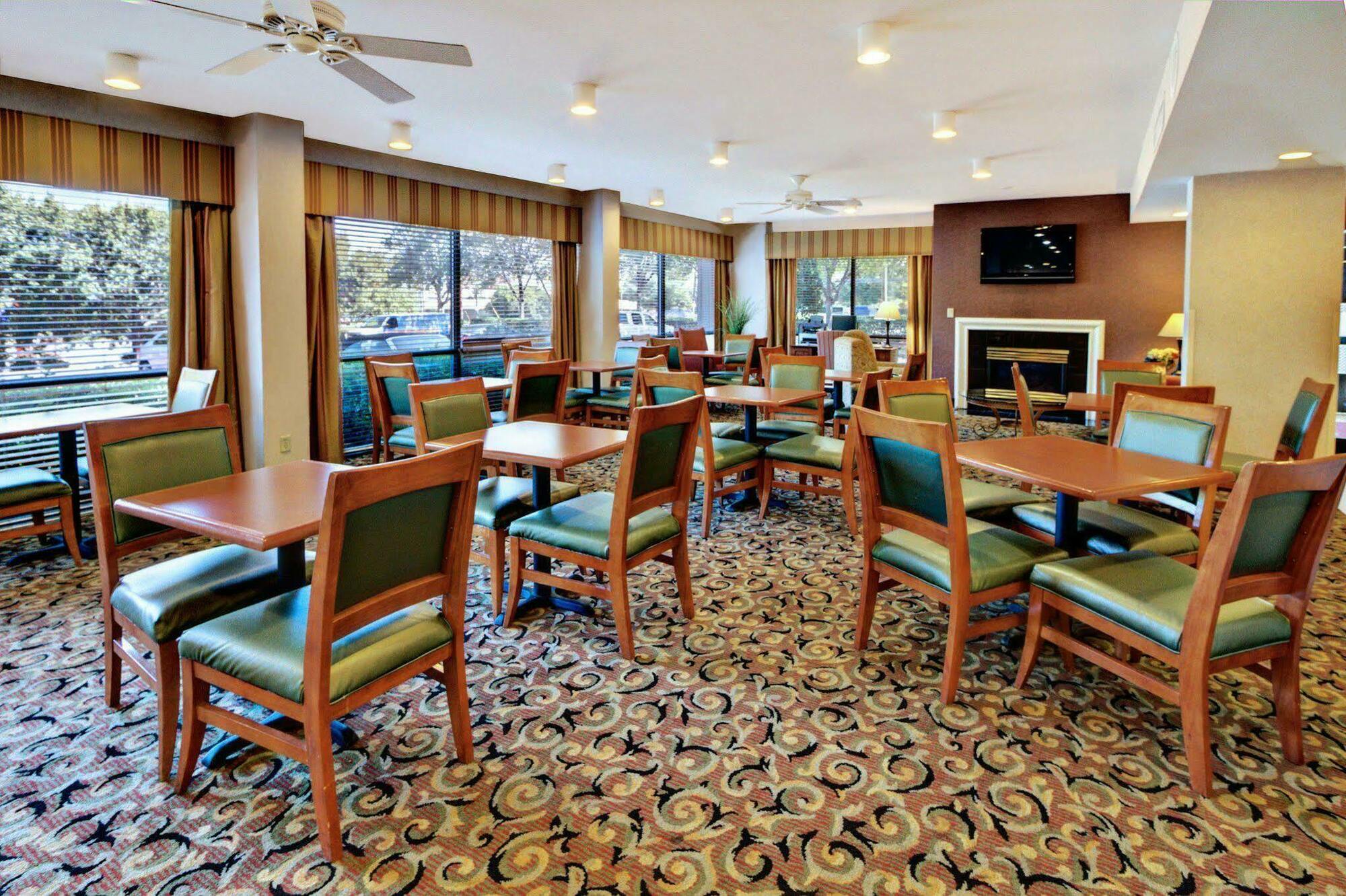 Hampton Inn Charlotte University Place Extérieur photo